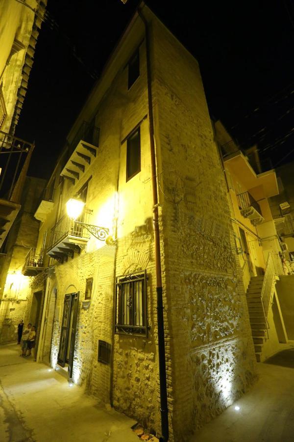 Antica Dimora Dell'Ammiraglio Licata Exterior foto